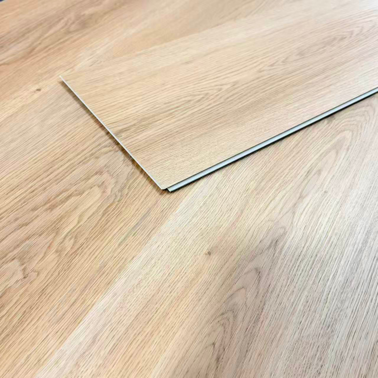 LAME PVC CLIPSABLE BOIS CLAIR (5,5mm d'épaisseur) sous-couche intégrée, garantie 20ans